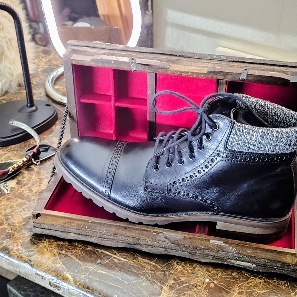 Elegant Black Leather Derby Shoes